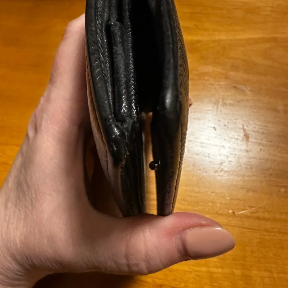 Louis Vuitton Black Leather Taiga Snap Bifold Wallet
